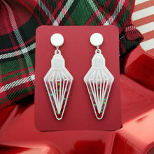 Load image into Gallery viewer, Red Ombre Pointed Ornament Earrings