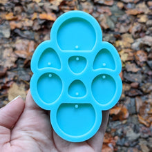 Load image into Gallery viewer, Petals Abstract Mold